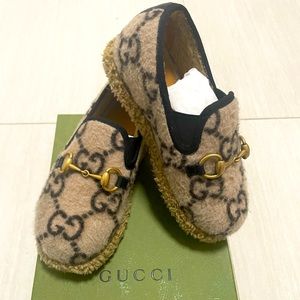 Gucci shoes for girls like new
